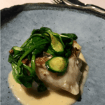 Lubina salvaje con verduras de temporada