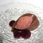 Ganache de chocolate con helado de frambuesa